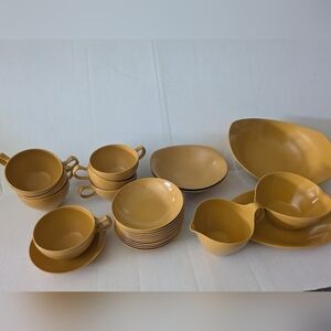 Vintage Oneida-Ware Deluxe OD Melmac Melamine Plastic Retro Dinnerware. Mustard